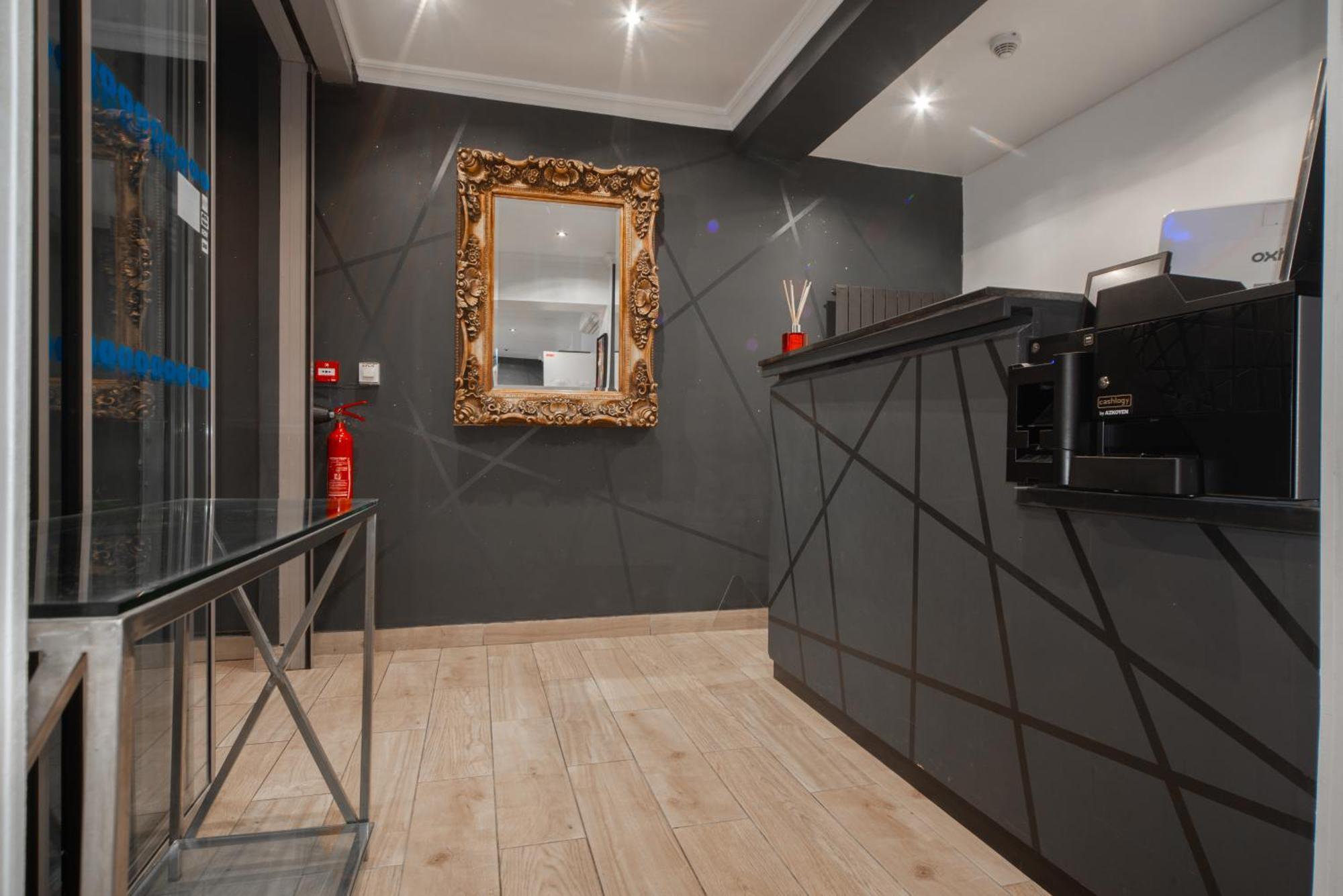 Enjoy Hostel Paris Exterior photo